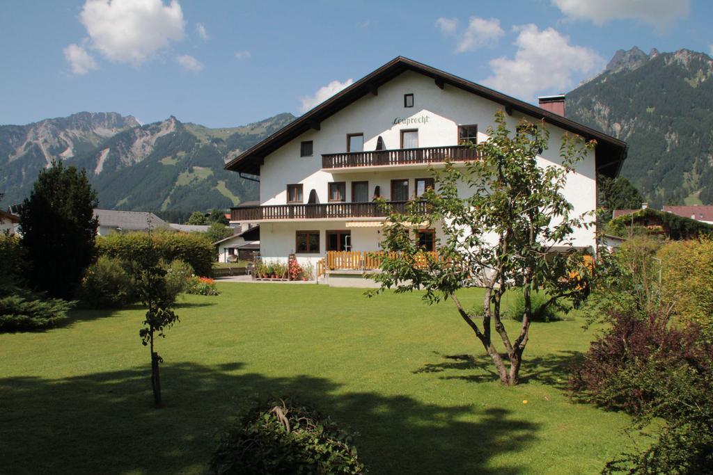Pension Leuprecht Reutte Exterior foto